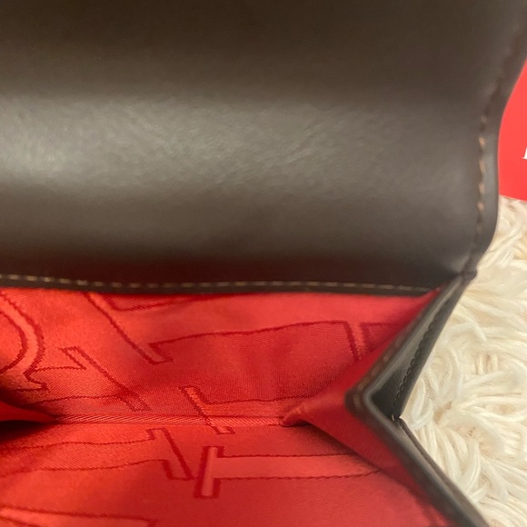 Carolina Herrera ID Wallet – Luxury Designer Card Holder mini travel wallet - Picture 7 of 10